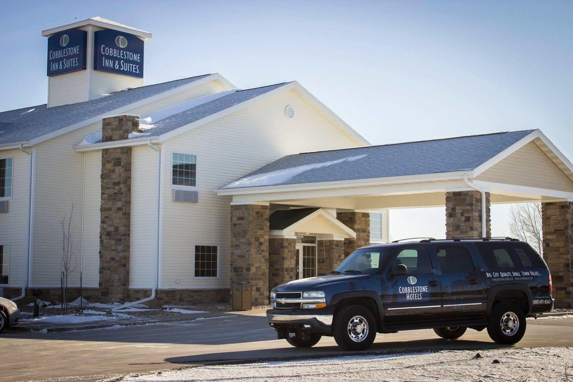 Cobblestone Inn & Suites Steele Exterior foto